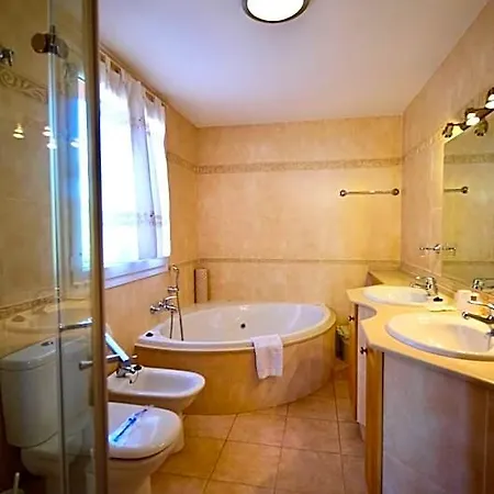 Apartment At Club Playa Real Marbella